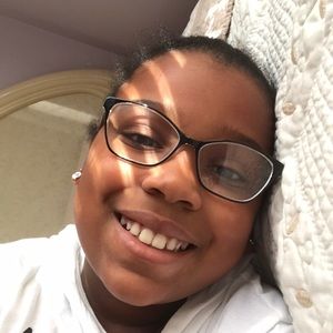 Meet your Posher, Makayla